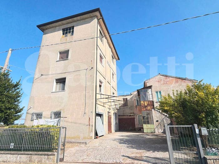 Casa con 6 locali in vendita in Codevigo