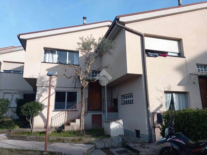 Casa quadrilocale in vendita in Via Rossi, Rivarola, Carasco