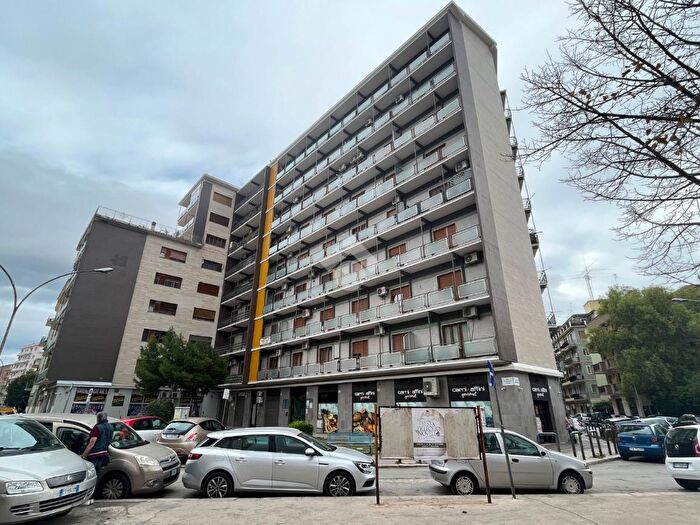Appartamento trilocale in vendita in Via Francesco Crispi, Foggia
