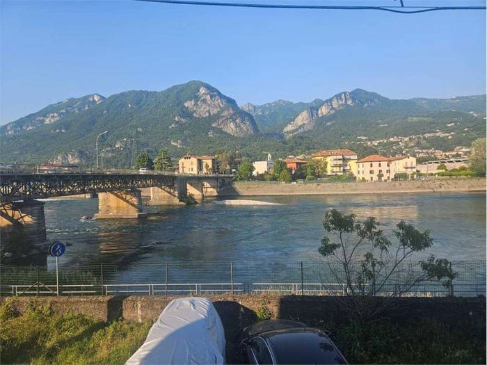 Appartamento quadrilocale in vendita in Via Barozzi, Olginate