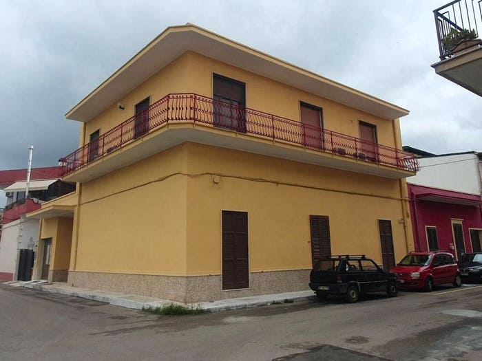 Casa con 6 locali in vendita in Via Verga Angolo Via Degli Immigranti No Number, Salice Salentino
