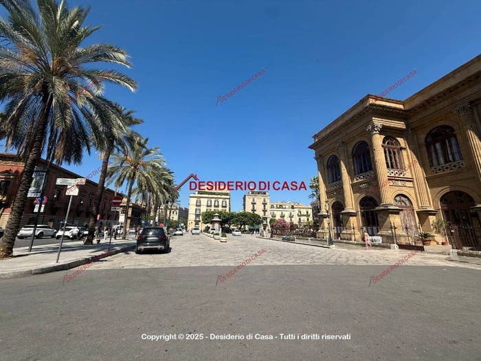 Appartamento bilocale in vendita in Via Casa Professa, Cassaro, Palermo