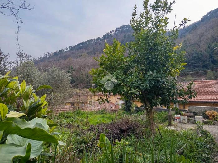 Appartamento quadrilocale in vendita in Via Diramazione per Carrara, Gragnana Sorgnano Torano, Carrara