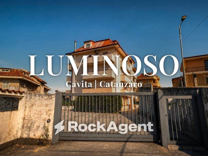 Appartamento quadrilocale in vendita in Via Alessi di Turio, Mater Domini Cavita, Catanzaro