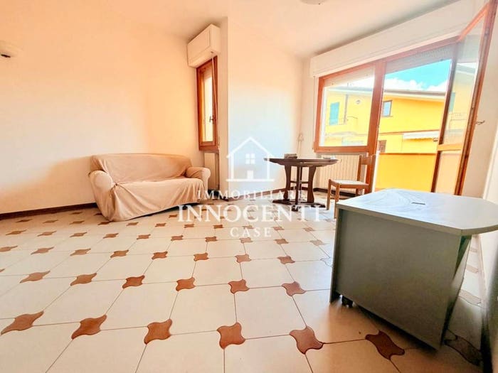Appartamento trilocale in vendita in Marina di Massa Centro, Massa