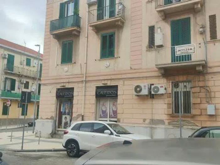 Appartamento quadrilocale in affitto in Via Reggio Calabria, Quartiere Americano, Messina