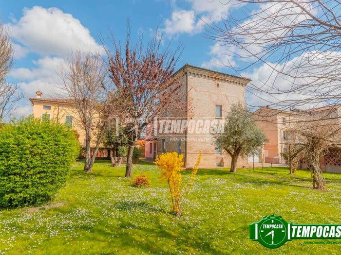 Casa con 6 locali in vendita in Via Stradella, Centro, Pontenure