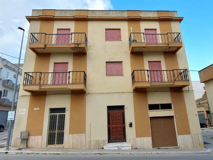 Casa con 6 locali in vendita in Partanna