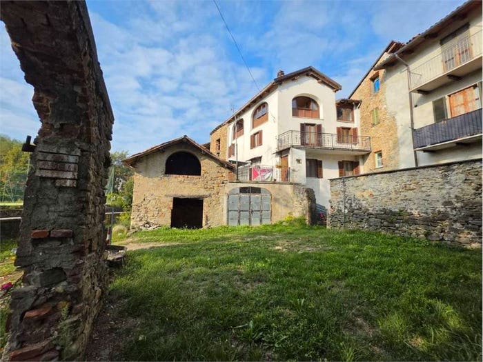 Casa con 6 locali in vendita in Via XX Settembre, Centro, Priero