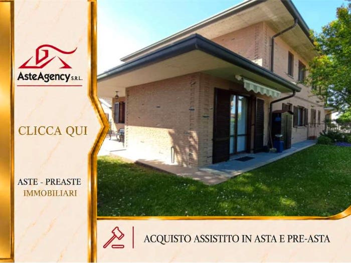 Casa con 6 locali in vendita in Via Zara, Centro, Inverigo