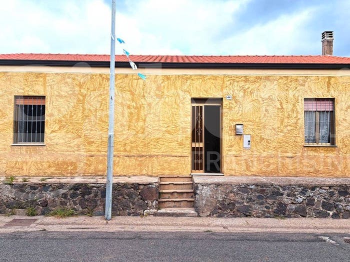 Casa con 5 locali in vendita in Via Casalini, Massama, Oristano