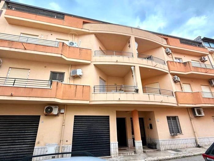 Appartamento con 5 locali in vendita in Via IV Novembre, Balestrate Foce, Balestrate