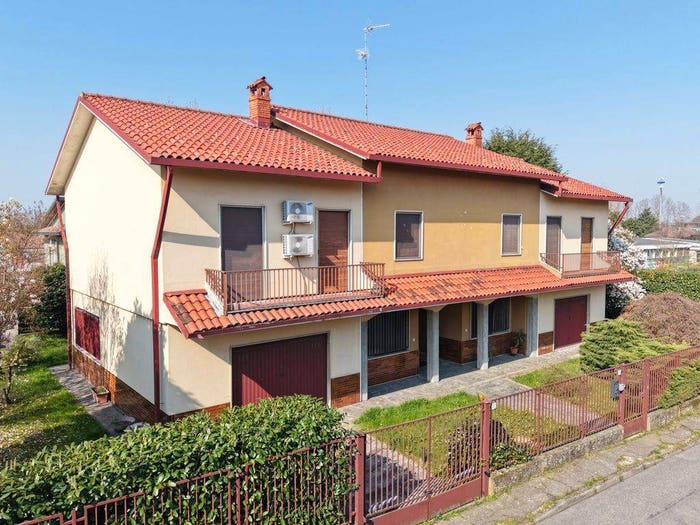 Casa con 6 locali in vendita in Via Monsignore Luigi Mainardi, Abbiategrasso