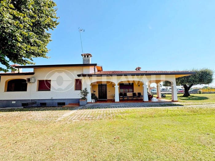 Casa con 6 locali in vendita in Via Pordenone, San Quirino