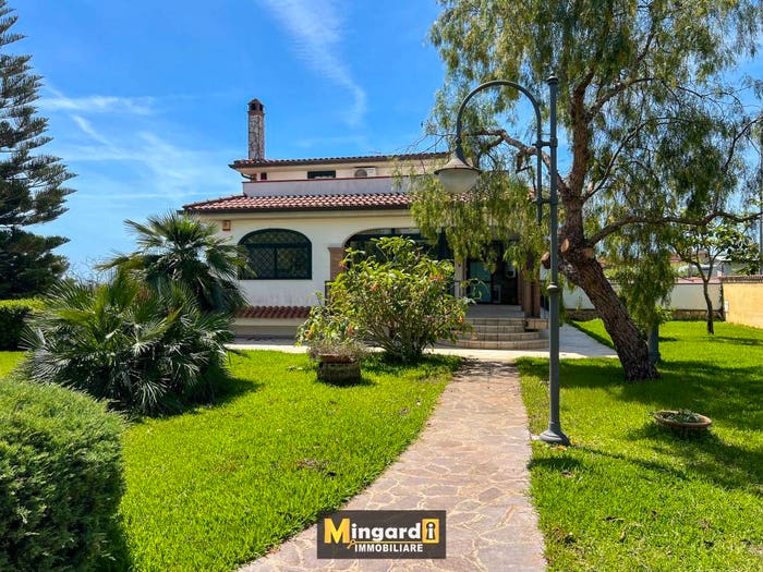 Casa con 6 locali in vendita in Via della Chiusa, Cioccati Zucchetti, Nettuno