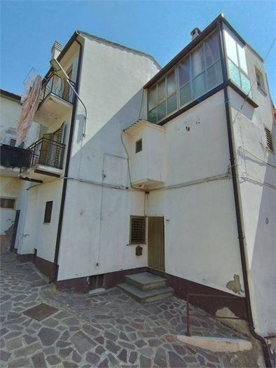 Casa con 6 locali in vendita in Via Fratelli Spaventa, Centro, Tornareccio