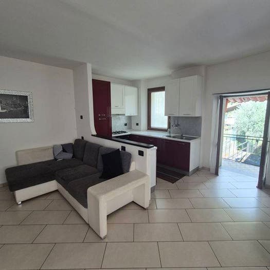 Appartamento trilocale in vendita in Piazza Caduti, Centro, Traona