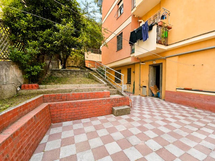 Appartamento trilocale in vendita in Via Giovanni Daneo, Quezzi, Genova