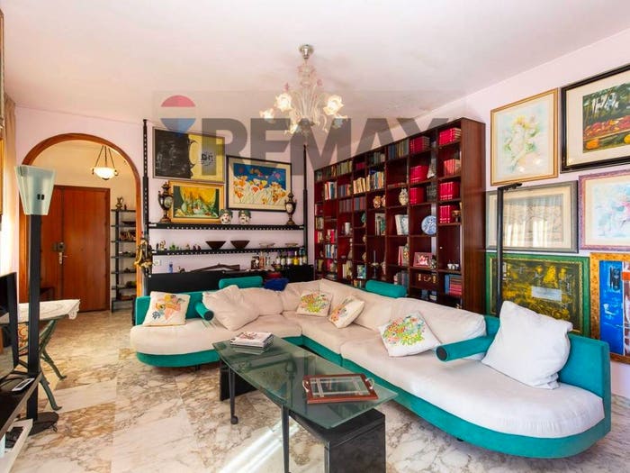 Appartamento trilocale in vendita in Via Giacinta Pezzana, Centro, Aci Castello