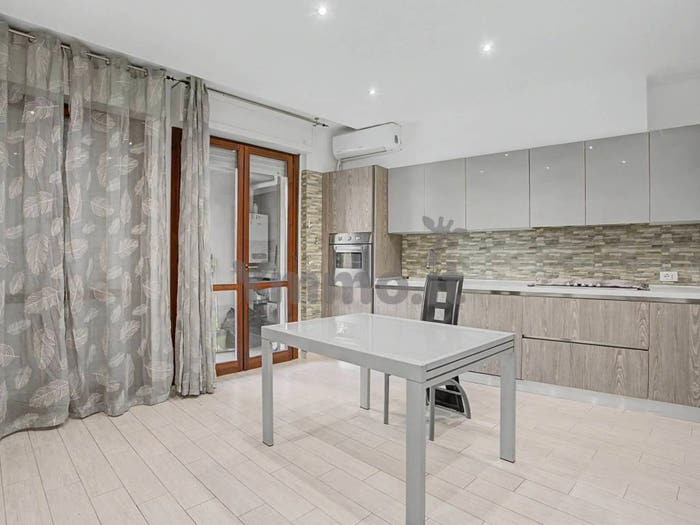 Appartamento bilocale in vendita in Via Turati, Centro, Luino