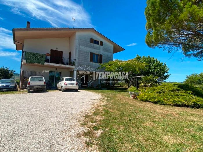 Casa con 6 locali in vendita in San Paolo di Jesi