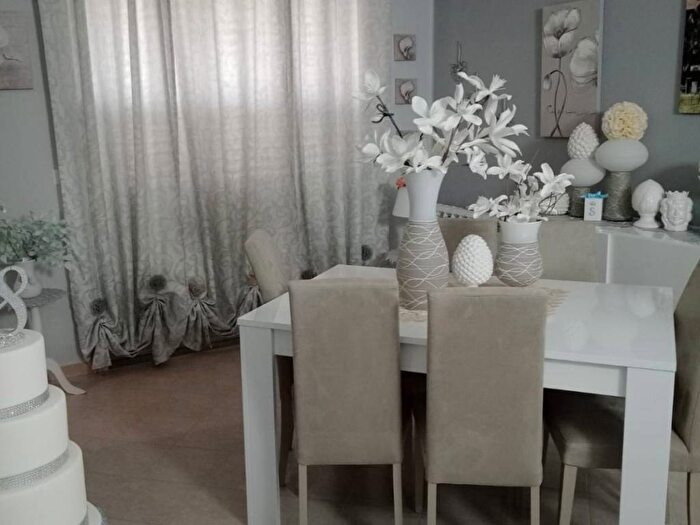 Appartamento quadrilocale in vendita in Circonvallazione Monaci, Centro, Sant'Agata di Militello