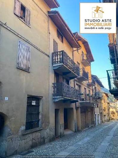 Casa con 6 locali in vendita in Via Vittorio Emanuele II, Centro, Chiomonte