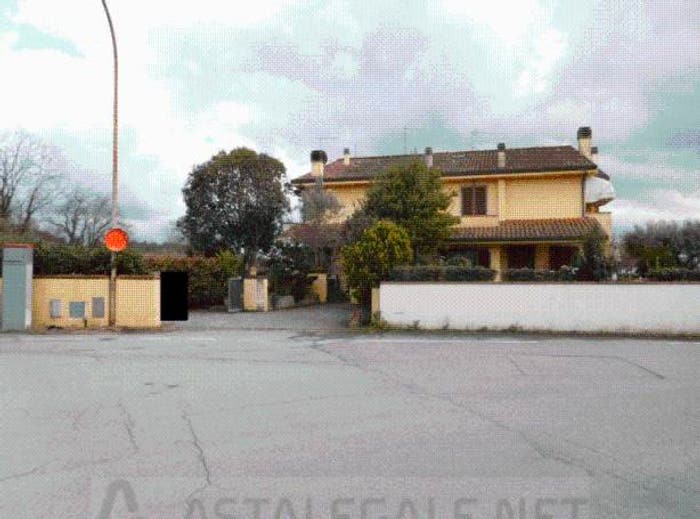 Casa con 6 locali in vendita in Via San Giuseppe, Montecarlo