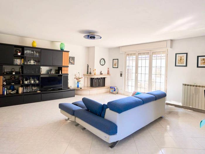 Casa con 6 locali in vendita in Via Simeto, Gionchetto, Latina