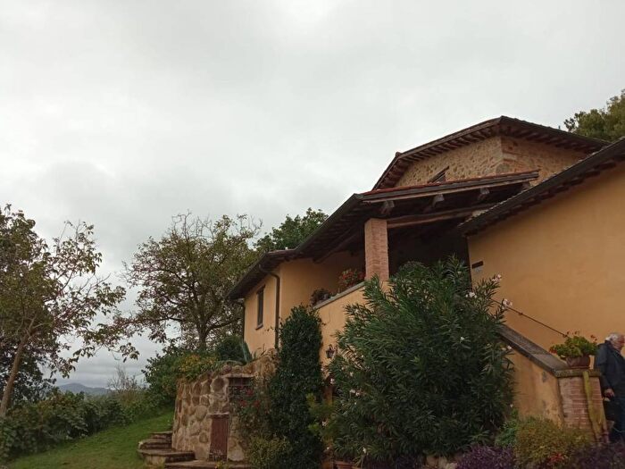 Casa con 6 locali in vendita in Via Del Niccone, Niccone, Umbertide