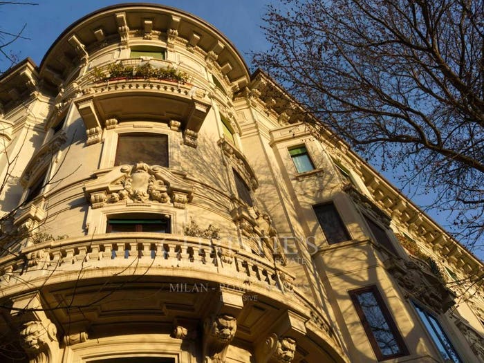 Appartamento con 6 locali in vendita in Piazza Eleonora Duse, Palestro, Milano