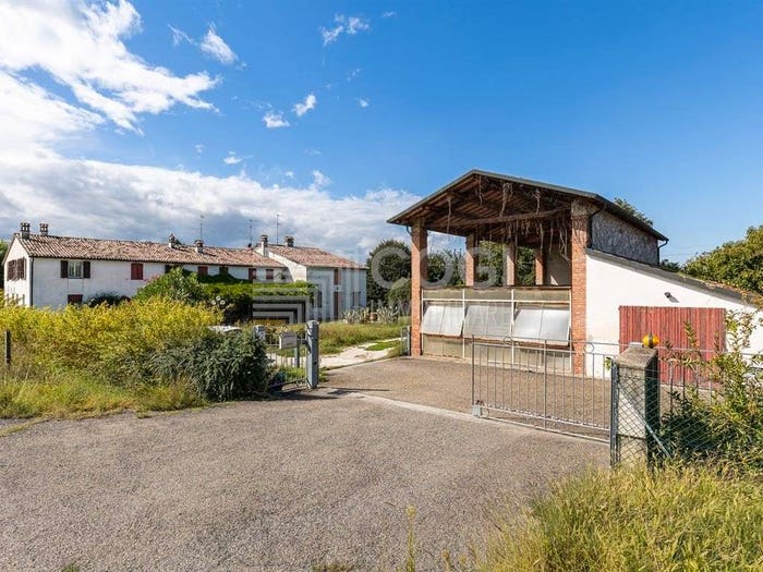 Casa quadrilocale in vendita in Via provinciale lugo, Solarolo