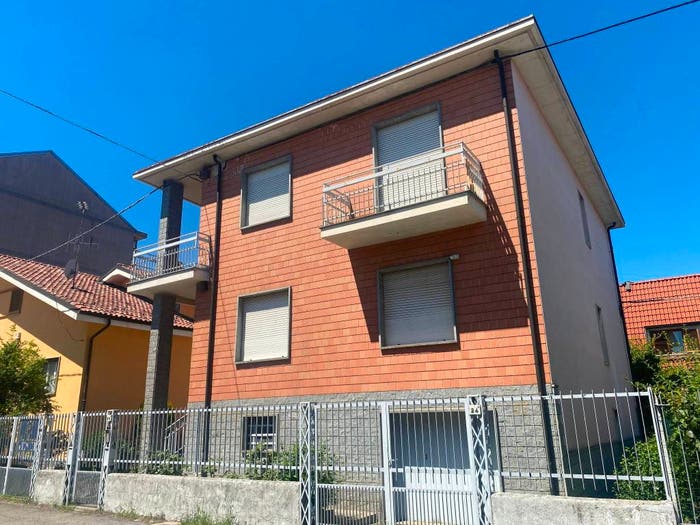 Casa quadrilocale in vendita in Via Francesco Petrarca, Nichelino