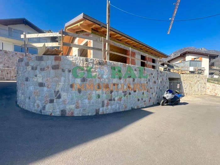 Casa quadrilocale in vendita in Via San Giustina, Centro, Telve