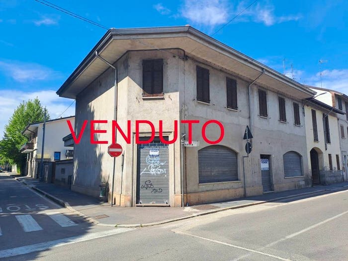 Casa con 6 locali in vendita in Via Roma, Centro, Busto Garolfo