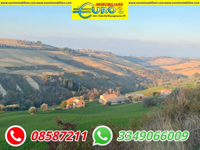 Casa con 6 locali in vendita in Contrada Borea San Domenico, Atri