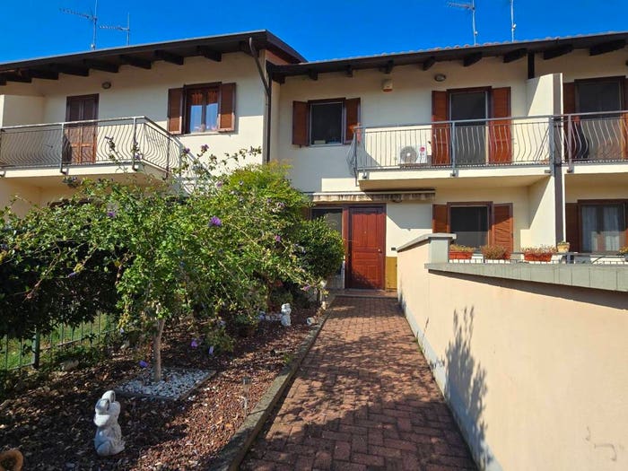 Casa con 5 locali in vendita in Via Salvo D'Acquisto, Centro, Rivarolo Canavese