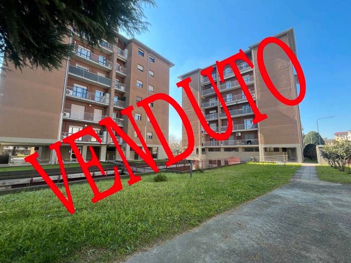 Appartamento trilocale in vendita in Via Gabriele Villani, Abbiategrasso