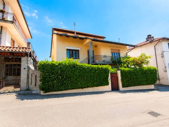 Casa con 6 locali in vendita in Via Teresa Alessio, Castellero