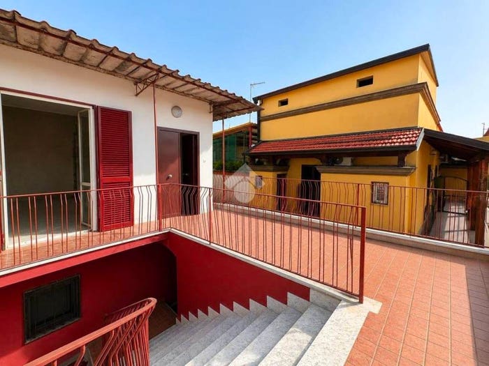 Casa bilocale in vendita in Via Vittorio Emanuele III, Arzano