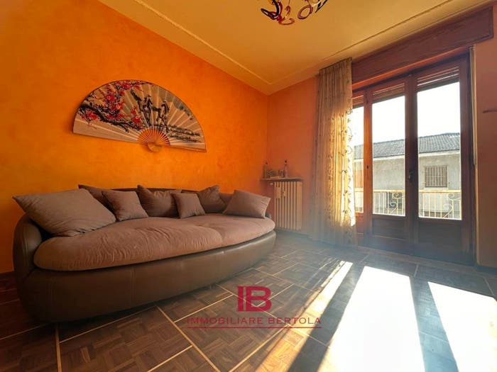 Appartamento con 5 locali in vendita in VIA BODONI, Centro, Busca
