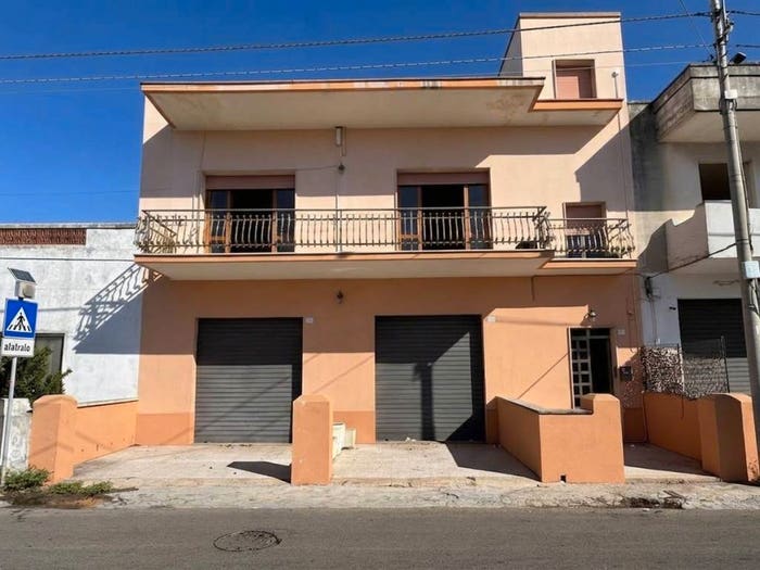 Casa con 5 locali in vendita in Via Provinciale, Miggiano