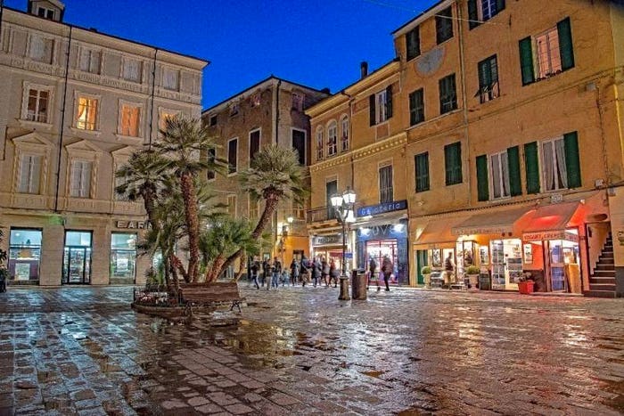 Appartamento trilocale in vendita in Piazza Matteotti, Centro, Alassio