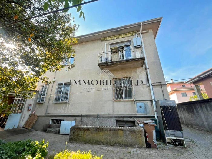 Casa con 6 locali in vendita in Via Sabotino, Abbiategrasso