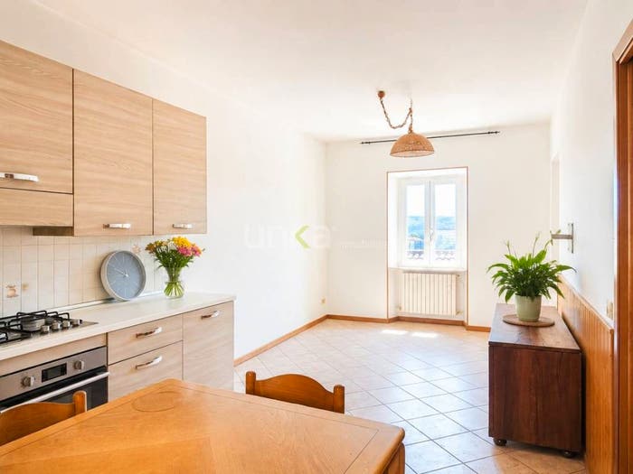Appartamento quadrilocale in vendita in Via Roccabella, Centro Storico, Jesi