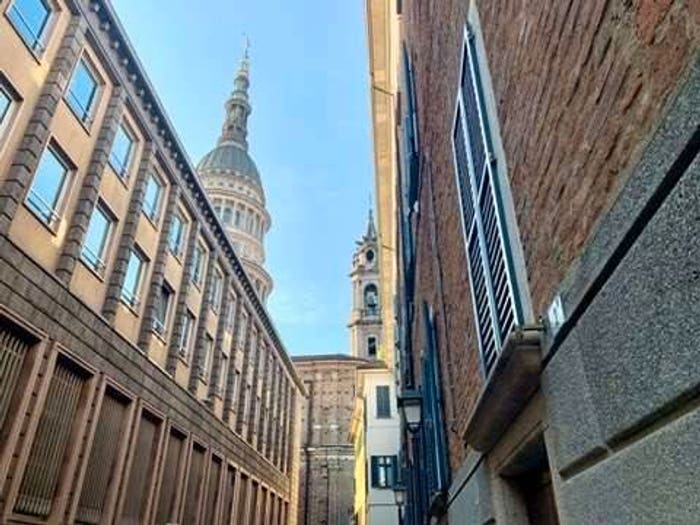 Appartamento con 6 locali in vendita in Via Carlo Bescapè, Centro Storico, Novara
