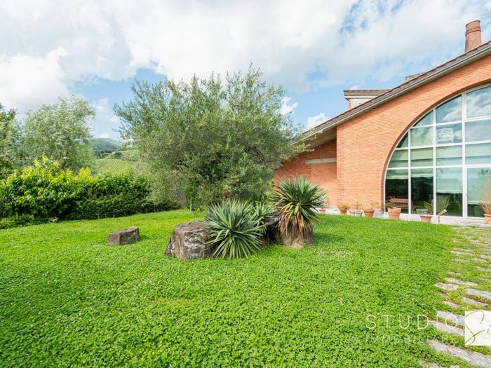 Casa con 5 locali in vendita in Strada Provinciale Montalese, Centro, Montale