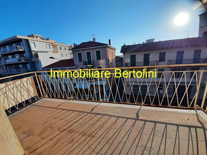 Appartamento trilocale in vendita in BORDIGHERA, Centro, Bordighera
