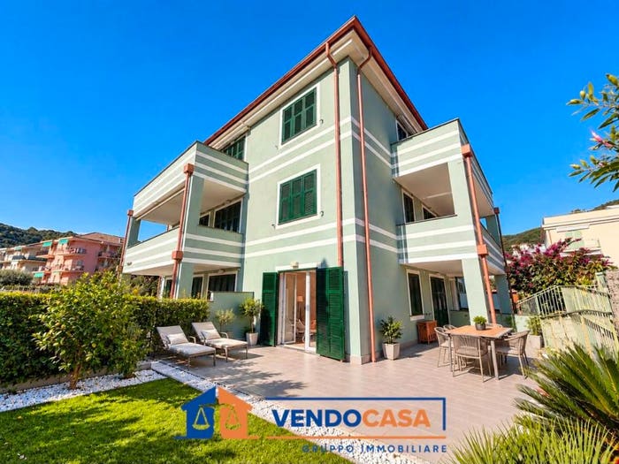 Appartamento bilocale in vendita in Via Luigi Ghirardi, Centro, Pietra Ligure