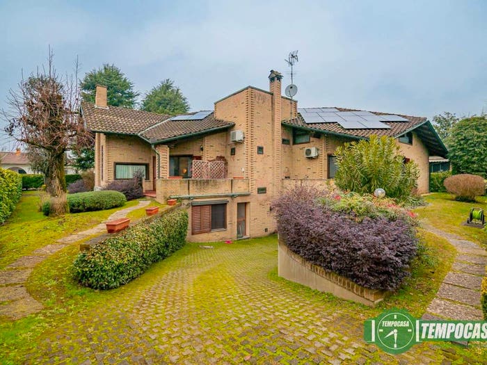 Casa con 6 locali in vendita in Via Melegnano, Vizzolo Predabissi